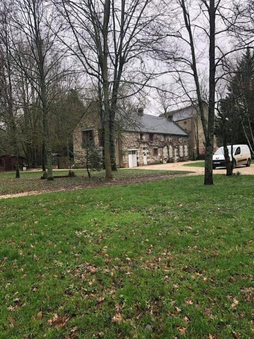 Вилла Corps De Ferme Dans Belle Propriete Avec Chiens Et Chevaux Venizy Экстерьер фото