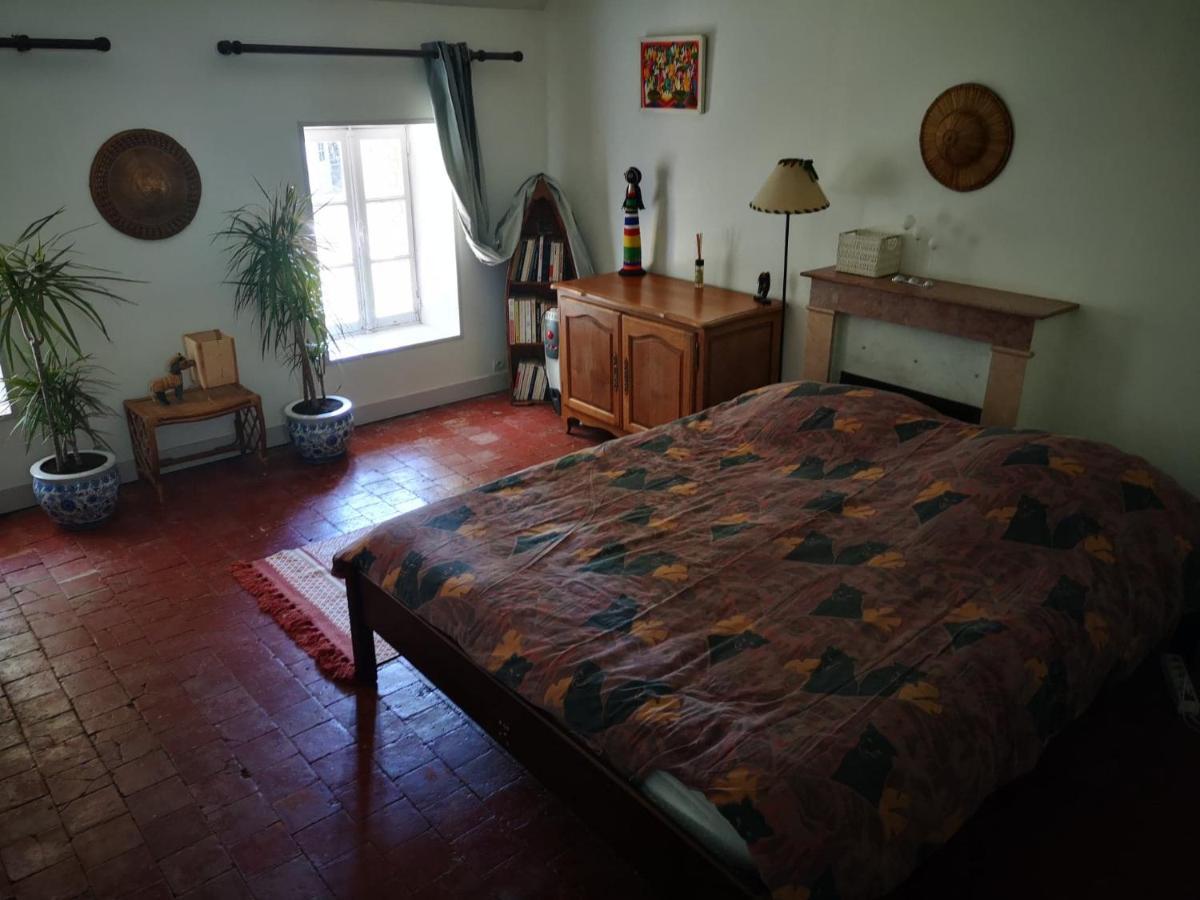 Вилла Corps De Ferme Dans Belle Propriete Avec Chiens Et Chevaux Venizy Экстерьер фото